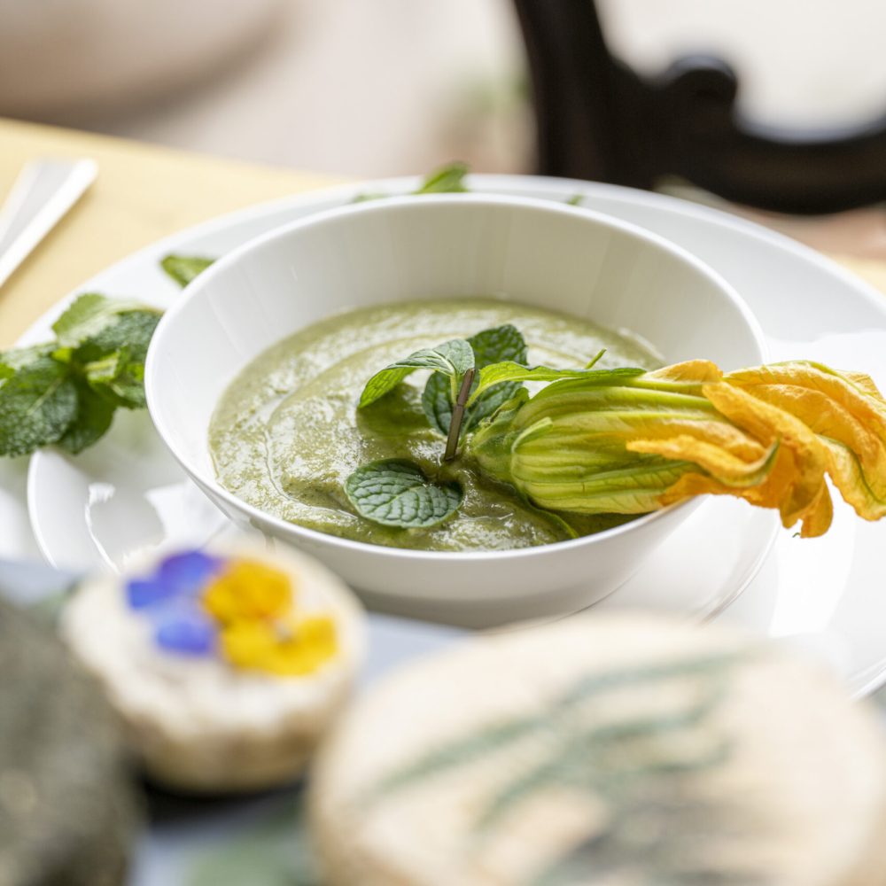 knIndustrie spring table foraging (20)
